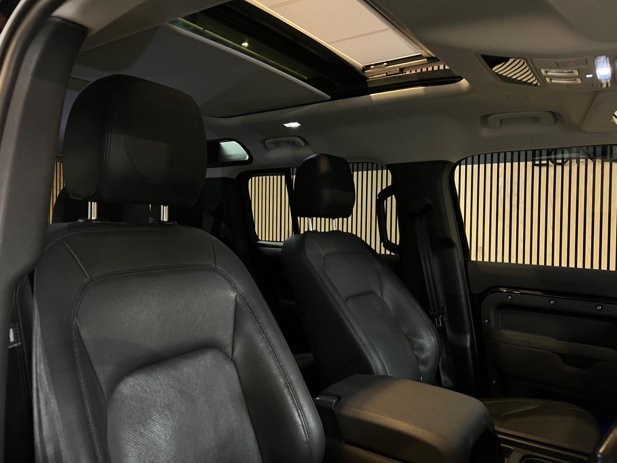 Land Rover Defender 110